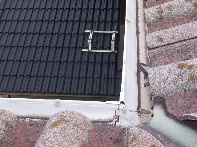 軒先に取り付けらてタ雨樋